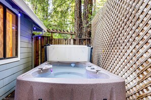 House (2 Bedrooms) | Interior - Russian River Retreat! Woodsy Guerneville Bungalow (Guerneville)