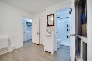 Interior - Near Tech Hub & Transit: Central Bellevue Home (Bellevue)