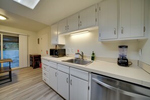 House (2 Bedrooms) | Interior - Eastside Tech Hub Home Base Near I-90 & Factoria! (Bellevue)