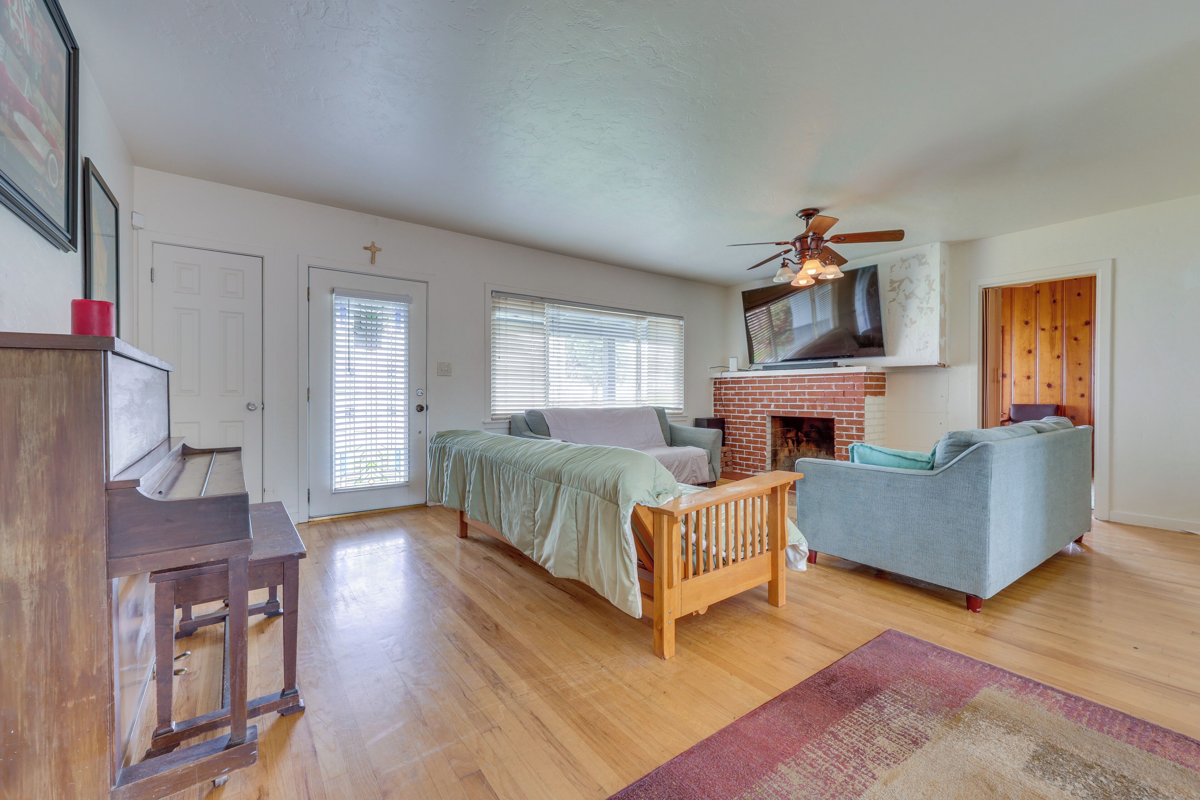 House (3 Bedrooms) | Interior