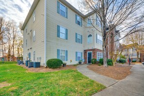 Apartment (2 Bedrooms) | Interior - 9 Mi to Uncg & Dtwn: Suburban Family Condo (Greensboro)