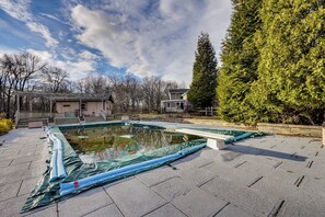 House (4 Bedrooms) | Interior - 7 Mi to The Walkway: Hudson Valley Adventure Base (Highland)