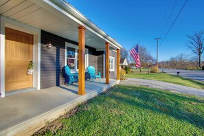 Interior - Fully Updated! Zanesville Home w/ River Views (Zanesville)