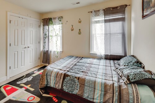 Centrally Located Hampton Roads Home w/ Game Room!