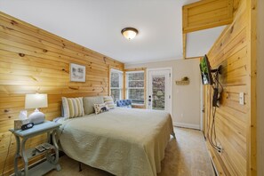 Internet, bed sheets - Hummingbird Hideaway | By Colonial Properties (Gatlinburg)
