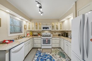 Fridge, oven, stovetop, dishwasher - Hummingbird Hideaway | By Colonial Properties (Gatlinburg)