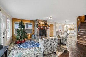 Interior - Hummingbird Hideaway | By Colonial Properties (Gatlinburg)