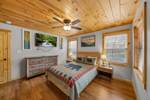 Internet, bed sheets - Red Oak Hideaway | By Colonial Properties (Gatlinburg)