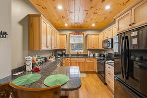 Microwave, oven, dishwasher, coffee/tea maker - Red Oak Hideaway | By Colonial Properties (Gatlinburg)