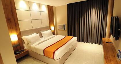 Geetanjali Hotel and Suites