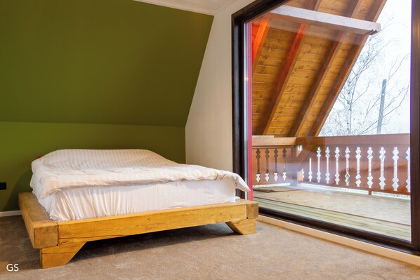 Room - Peaceful 3-bedroom house in adorable Calatele Padure (Călăţele)