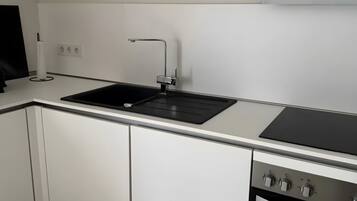 Réfrigérateur, four, plaque de cuisson, lave-vaisselle