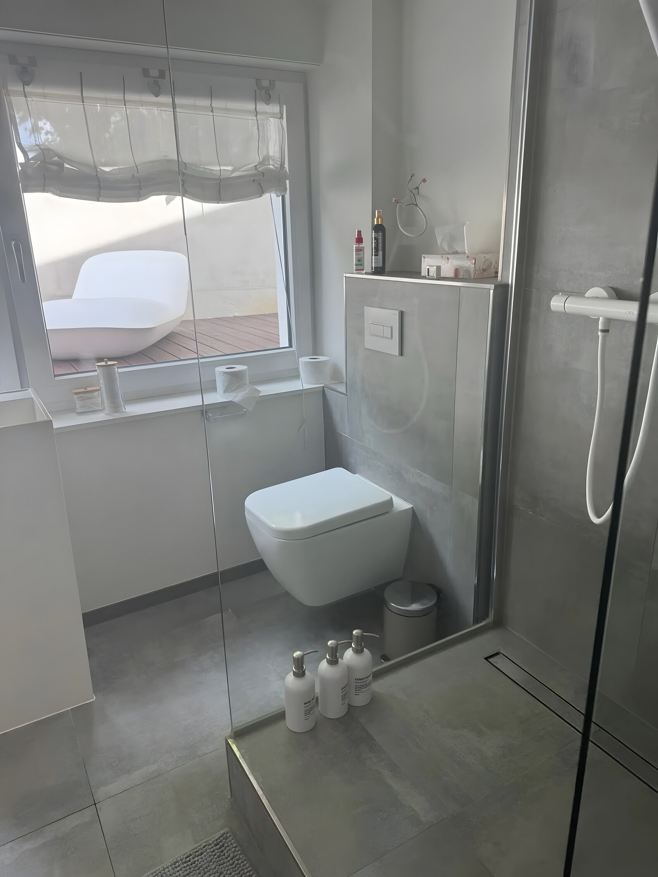 Doccia, asciugacapelli, asciugamani