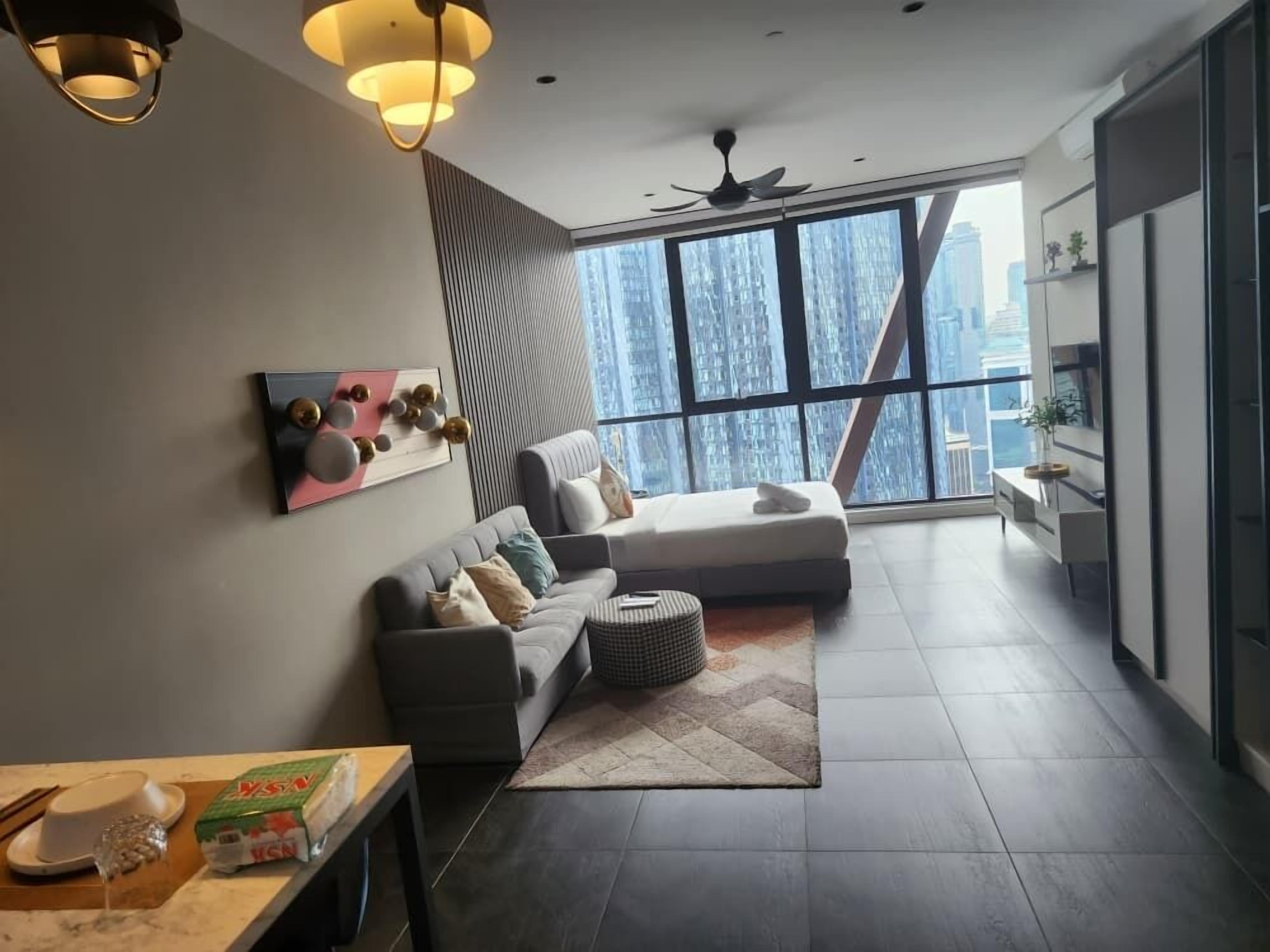 Laptop workspace, iron/ironing board, free WiFi