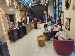 Lobby - Scarletz Suites klcc by Signature Apartment (Kuala Lumpur)