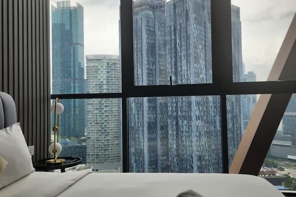 Deluxe Studio, City View | Laptop workspace, iron/ironing board, free WiFi