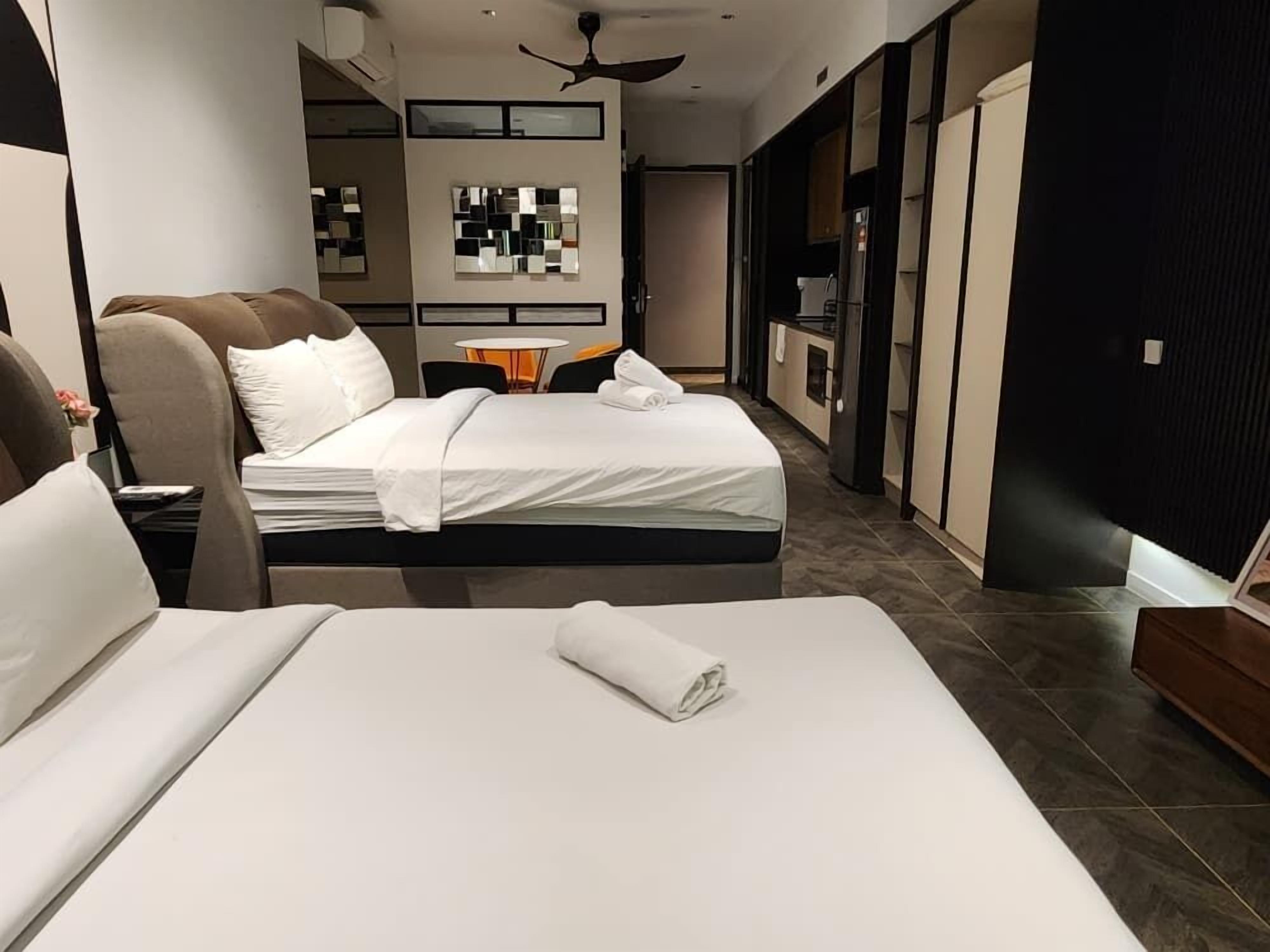 Family Studio, City View | Ruang kerja komputer riba, seterika/papan seterika, Wi-fi percuma 