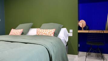 4 habitaciones, tabla de planchar con plancha y acceso a internet