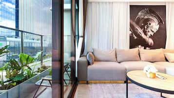Suíte família, 3 quartos, acesso ao Club Lounge, vista para o rio | Roupas de cama premium, edredons de pluma, camas Select Comfort