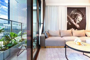 Suíte família, 3 quartos, acesso ao Club Lounge, vista para o rio | Roupas de cama premium, edredons de pluma, camas Select Comfort