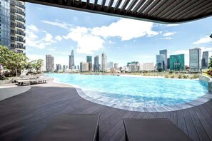 Outdoor pool - Vivian Boutique Opera Luxury Residence (An Khanh)