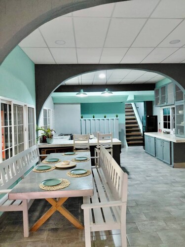 Peaceful Morales Getaway With 3 Spacious Bedrooms