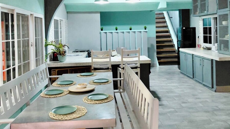 Peaceful Morales Getaway With 3 Spacious Bedrooms