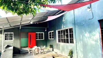 House, 3 Bedrooms | Terrace/patio