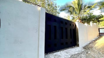 House, 3 Bedrooms | Property grounds