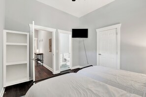 3 makuuhuonetta, silitysrauta/-lauta, Wi-Fi, vuodevaatteet