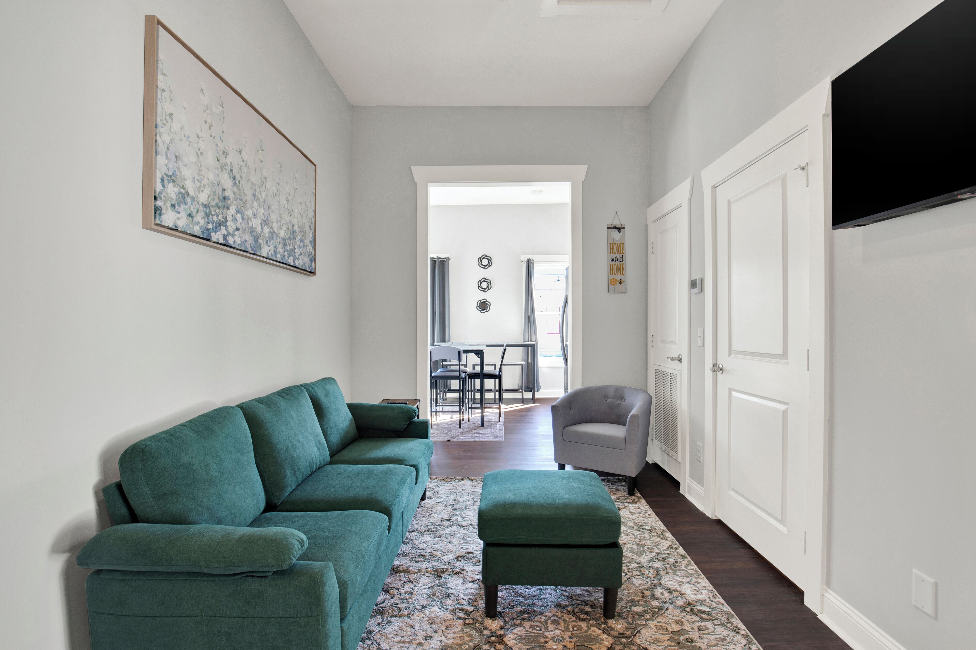 Prime Jefferson Street Living  Modern Comfort In The Heart Of Savannah - 서배너
