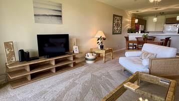 Condo, 2 Bedrooms | Living area | Smart TV