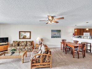 Condo, 2 Bedrooms | Living area