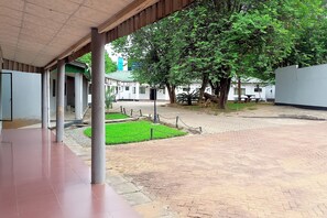 Exterior - Acamms Lodge (Lusaka)