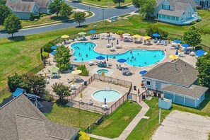 Pool - Bay Breeze Retreat/Beautiful 2 bedroom sleeps 7 (Ocean View)