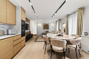 Dining - 31.Flat 8 person St Lazare Galerie LaFayette 8ème (Paris)