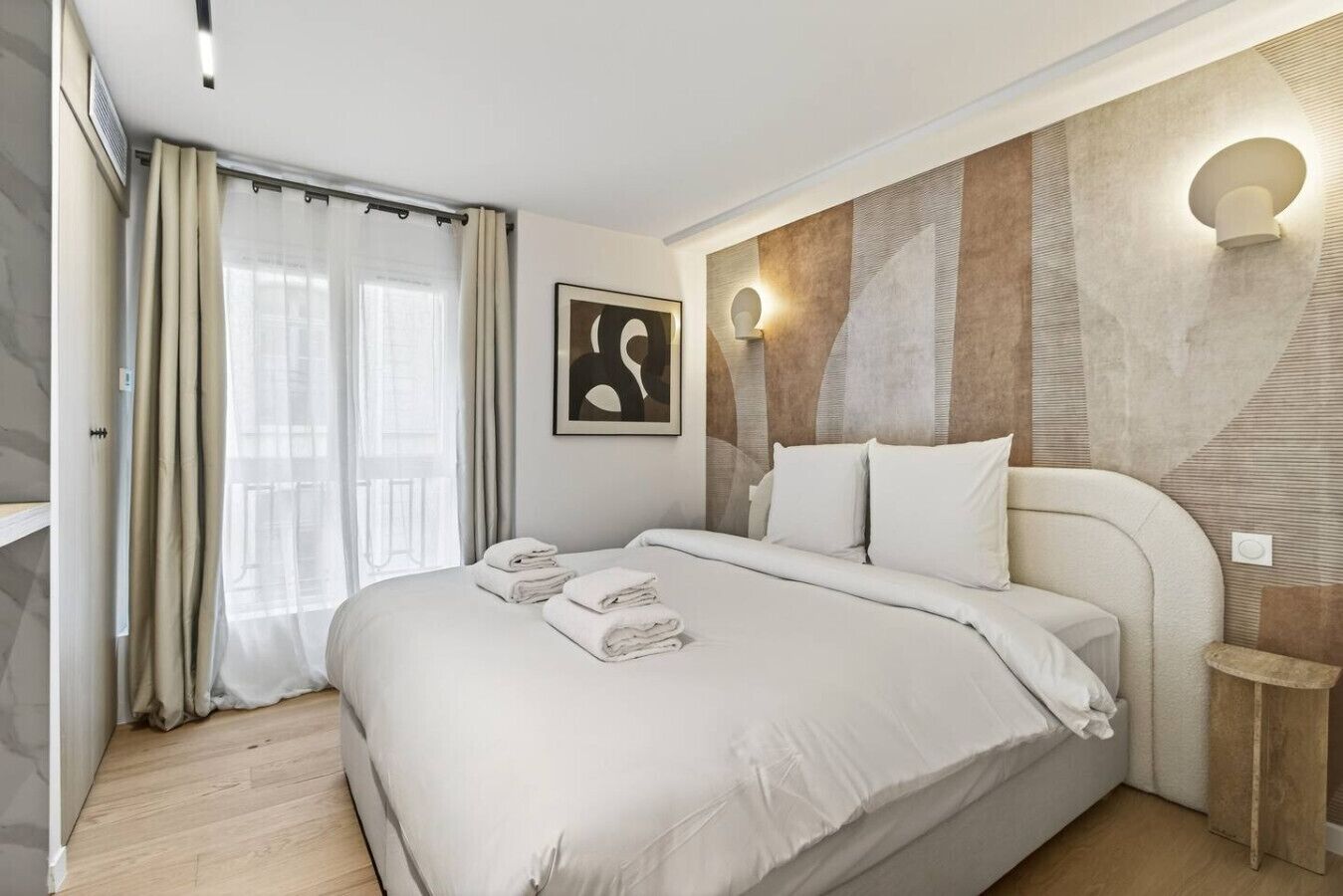 Iron/ironing board, travel cot, WiFi, bed sheets