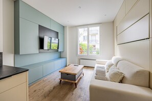 Living area - 12 Bd Jean Mermoz, 92200 Neuilly-sur-Seine, France (Neuilly-sur-Seine)