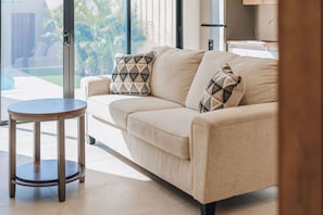 TV, stereo - Super Stylish Home with Private Pool and outdoor (Noord)