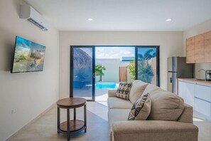 TV, stereo - Super Stylish Home with Private Pool and outdoor (Noord)