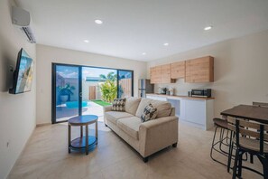 TV, stereo - Super Stylish Home with Private Pool and outdoor (Noord)