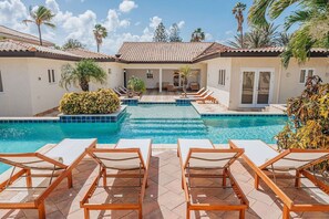 Pool - NEW: Oceanfront Villa w/Private HotTub and Pool (Noord)