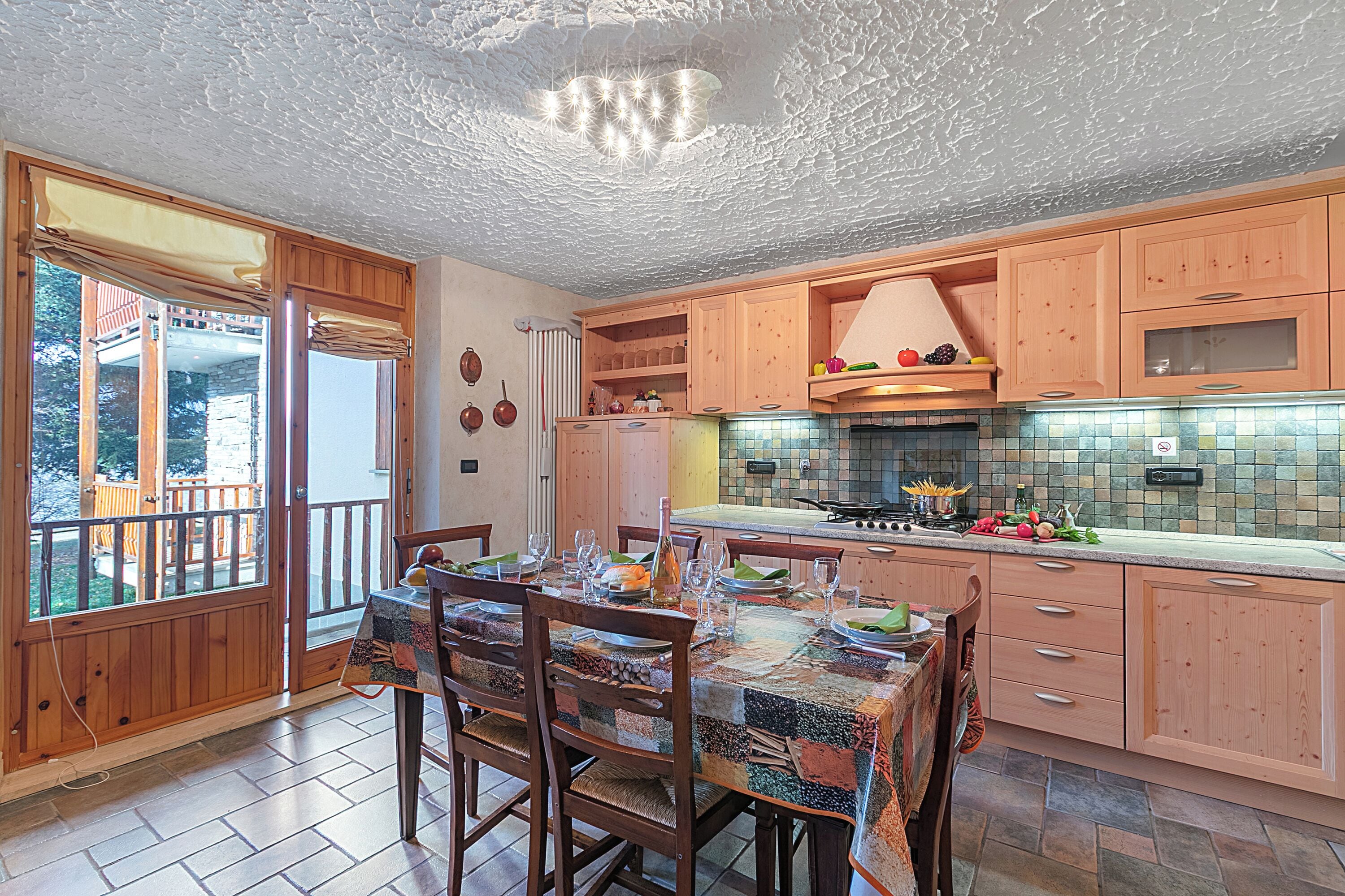 Standard Apartment, Multiple Bedrooms, 2 Bathrooms (Appartamento I 2 Pini) | Dining
