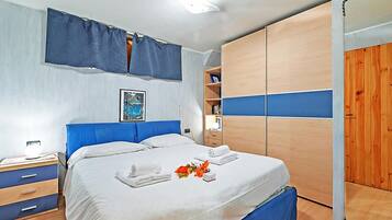 2 bedrooms, free WiFi, bed sheets