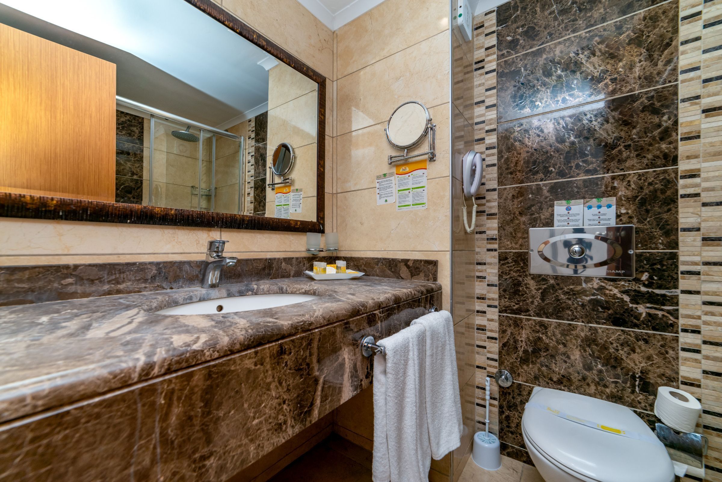 Standard Room | Bathroom | Shower, free toiletries, hair dryer, towels