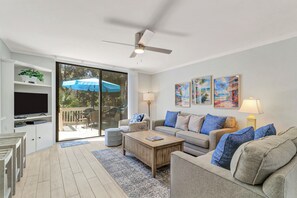Smart TV - Charming Seascape Villa —Just a Short Walk to the Beach! (Hilton Head Island)