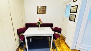 تناول الطعام