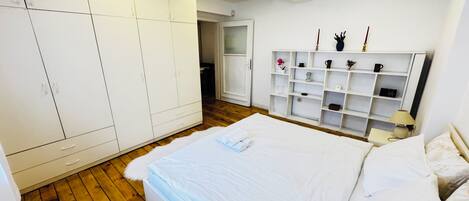 熨斗/熨衫板、Wi-Fi、床單