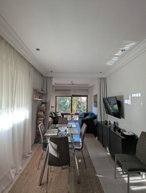 Interior - Apartment 5 minutes from the beach, swimming pool and private parking (Casablanca-Settat)