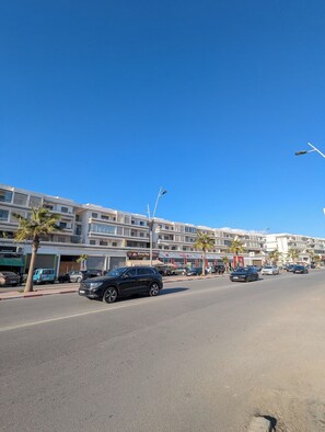 Exterior - Apartment 5 minutes from the beach, swimming pool and private parking (Casablanca-Settat)